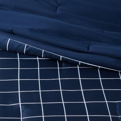 Reversible Microfiber Grid Comforter - Room Essentials™ 4 Reversible Microfiber Grid Comforter - Room Essentials™ - Image 4