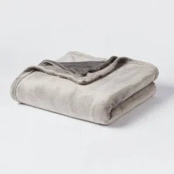 5pc King Geo Reversible Decorative Comforter Set With Throw Black/Gray - Room Essentials™ 15 5pc King Geo Reversible Decorative Comforter Set With Throw Black/Gray - Room Essentials™ -Room Essentials Shop GUEST ee057046 560e 4892 a5ca 2ebedd27f5e5