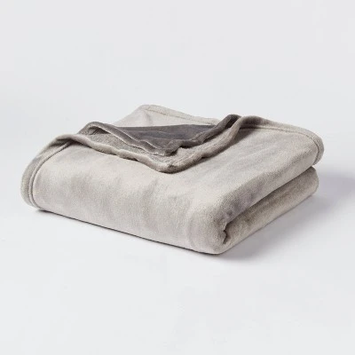 5pc King Geo Reversible Decorative Comforter Set With Throw Black/Gray - Room Essentials™ 8 5pc King Geo Reversible Decorative Comforter Set With Throw Black/Gray - Room Essentials™ - Image 8